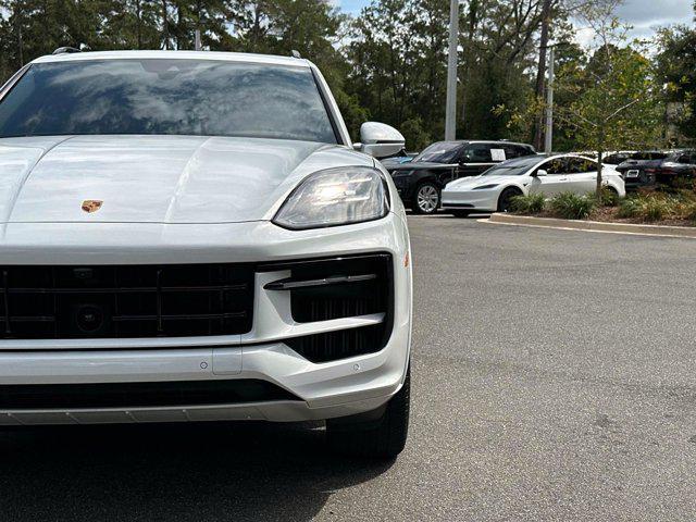 Photo of 2024 White Porsche Cayenne