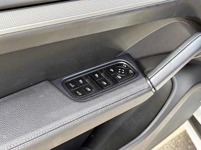 Photo of 2024 White Porsche Cayenne