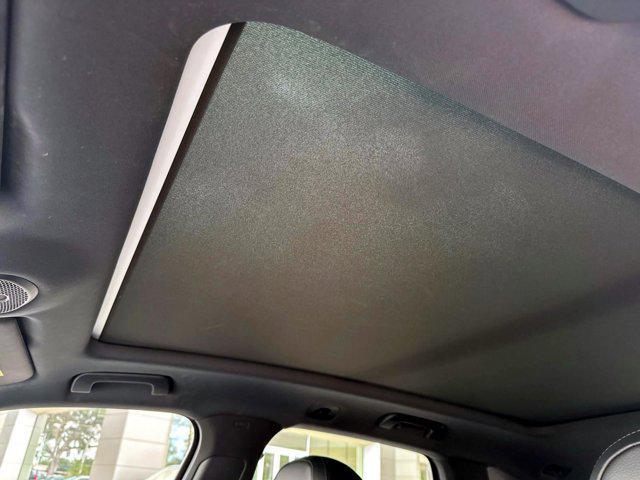 Photo of 2024 White Porsche Cayenne