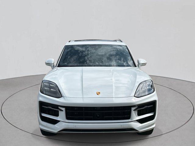 Photo of 2024 White Porsche Cayenne