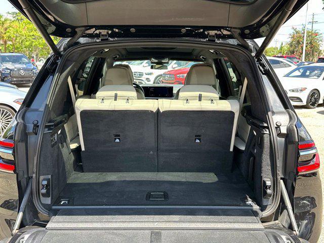 Photo of 2023 Black Sapphire Metallic BMW X7