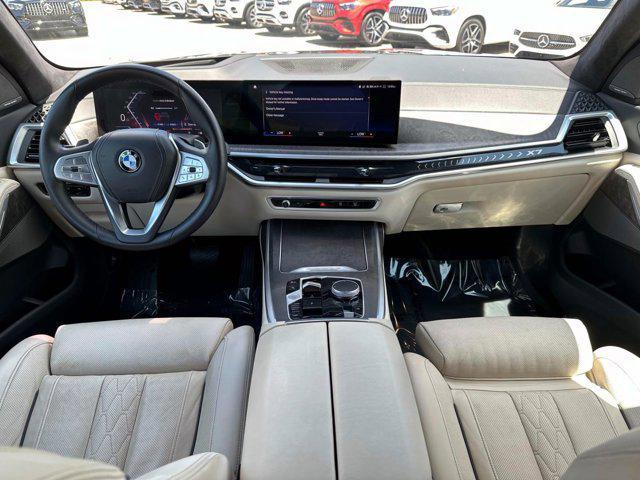 Photo of 2023 Black Sapphire Metallic BMW X7