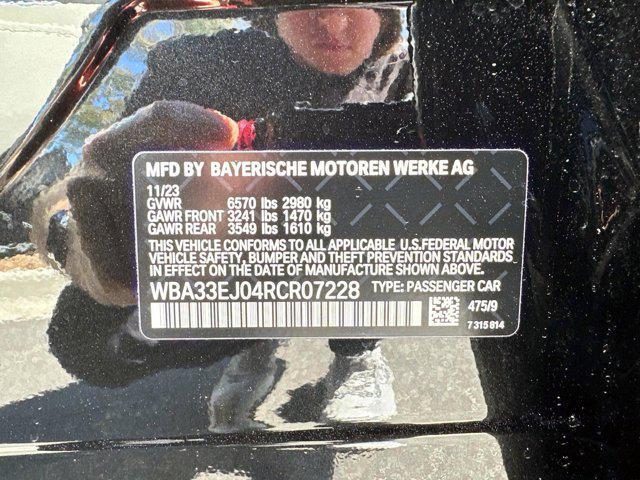 Photo of 2024 Black Sapphire Metallic BMW 760
