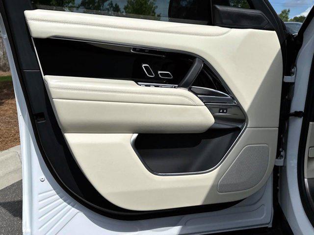 Photo of 2024 Fuji White Land Rover Range Rover