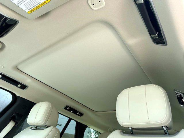Photo of 2024 Fuji White Land Rover Range Rover