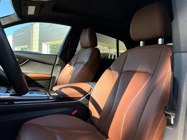 Photo of 2019 Orca Black Metallic Audi Q8