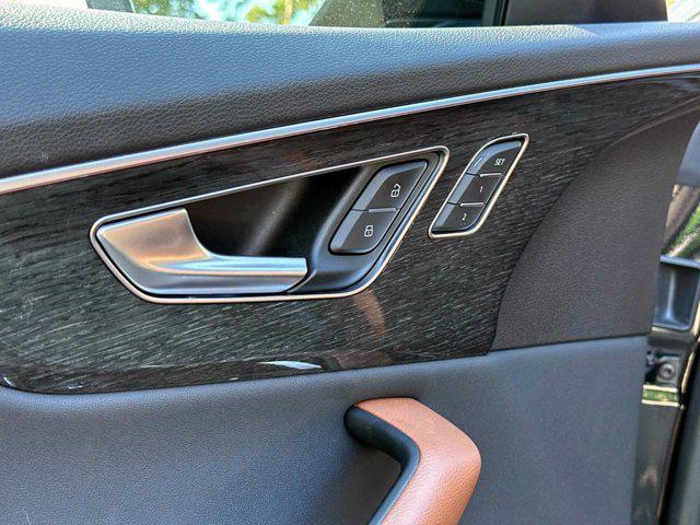 Photo of 2019 Orca Black Metallic Audi Q8