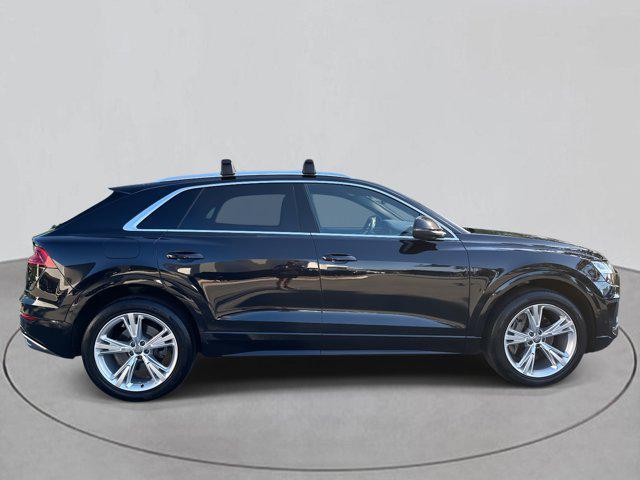 Photo of 2019 Orca Black Metallic Audi Q8