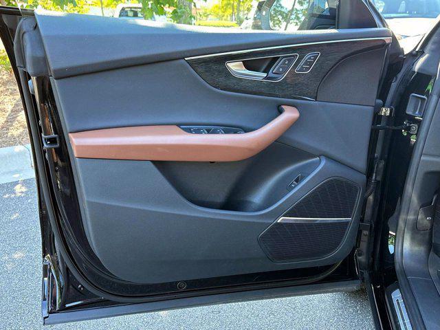 Photo of 2019 Orca Black Metallic Audi Q8