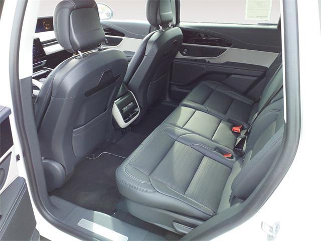 Photo of 2025 Platinum Lincoln Nautilus
