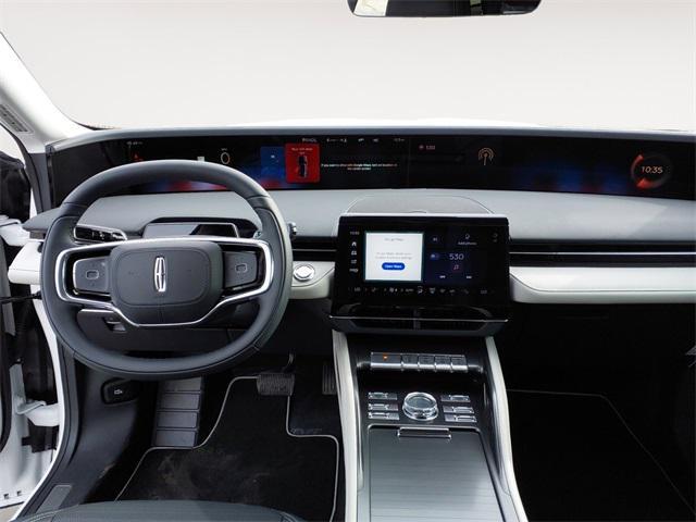 Photo of 2025 Platinum Lincoln Nautilus