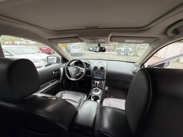 Photo of 2011 Blue Nissan Rogue