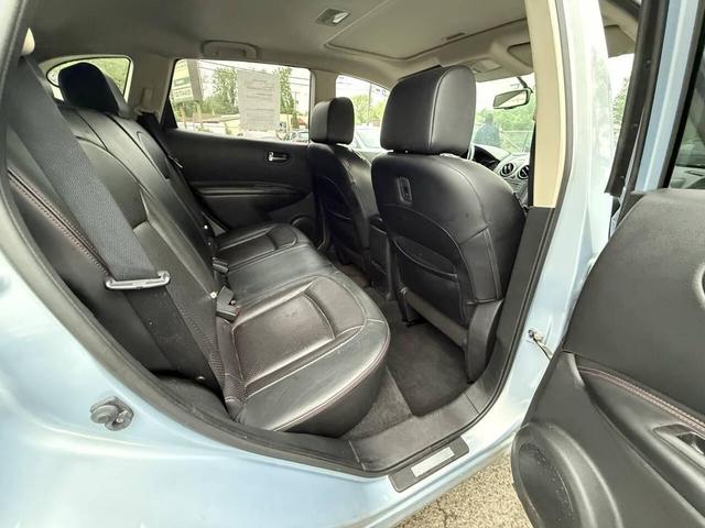 Photo of 2011 Blue Nissan Rogue