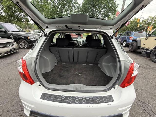 Photo of 2010 White Toyota Matrix