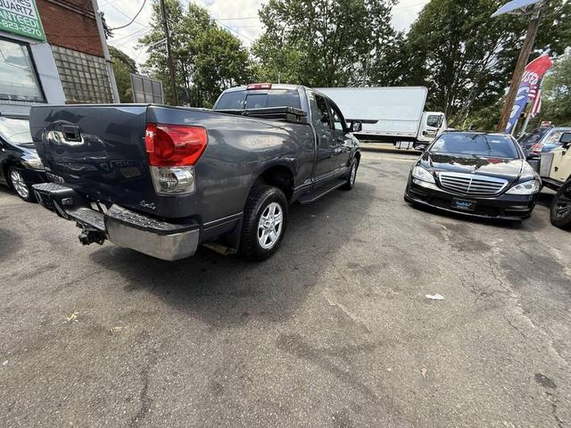Photo of 2007 Gray Toyota Tundra