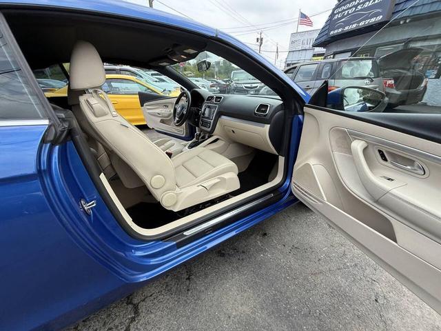 Photo of 2012 Blue Volkswagen Eos