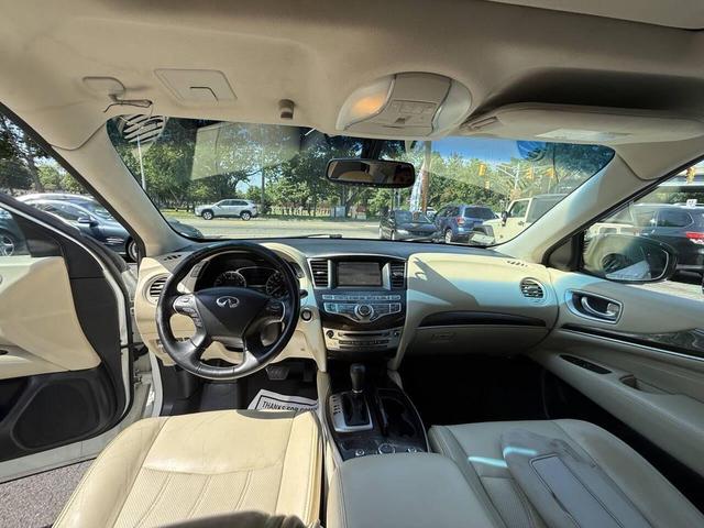 Photo of 2015 White INFINITI QX60