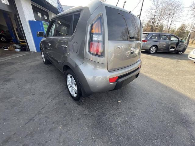 Photo of 2011 Silver Kia Soul