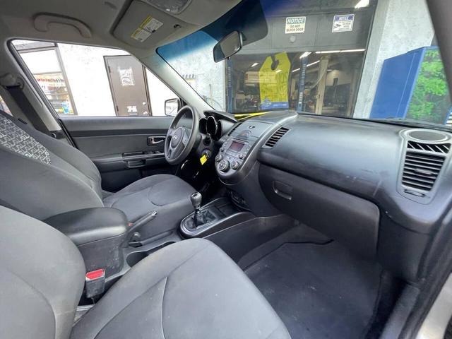 Photo of 2011 Silver Kia Soul