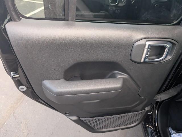 Photo of 2025 Black Clearcoat Jeep Wrangler