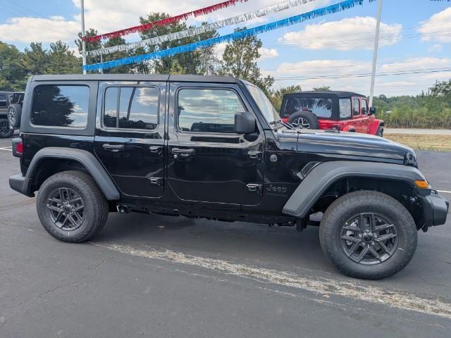 Photo of 2025 Black Clearcoat Jeep Wrangler