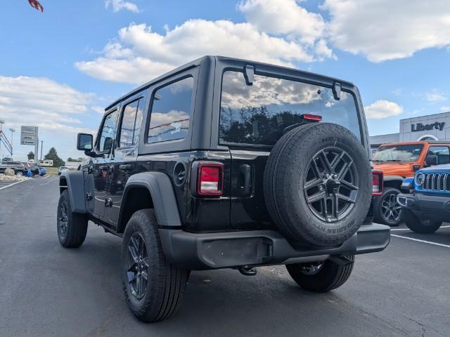 Photo of 2025 Black Clearcoat Jeep Wrangler