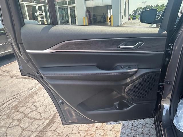 Photo of 2025 Baltic Gray Metallic Clearcoat Jeep Grand Cherokee L