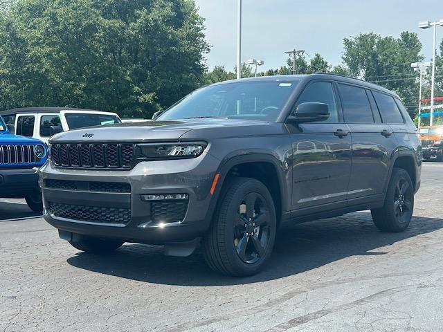 Photo of 2025 Baltic Gray Metallic Clearcoat Jeep Grand Cherokee L