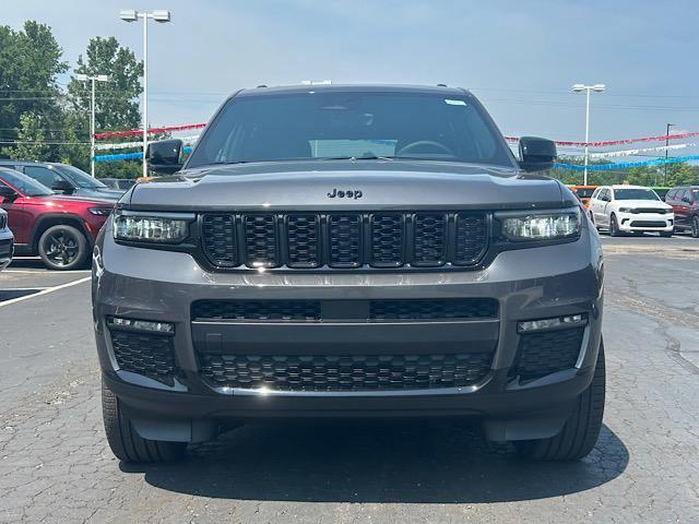 Photo of 2025 Baltic Gray Metallic Clearcoat Jeep Grand Cherokee L