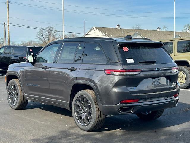 Photo of 2025 Baltic Gray Metallic Clearcoat Jeep Grand Cherokee 4xe