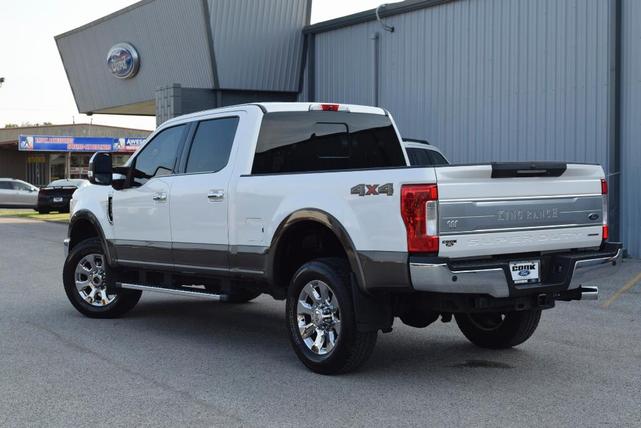 Photo of 2017 White Platinum Tri-Coat Metallic Ford F-250