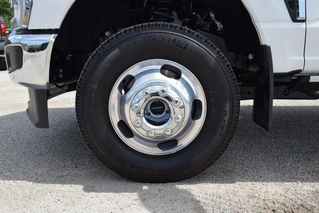 Photo of 2025 White Ford F-350