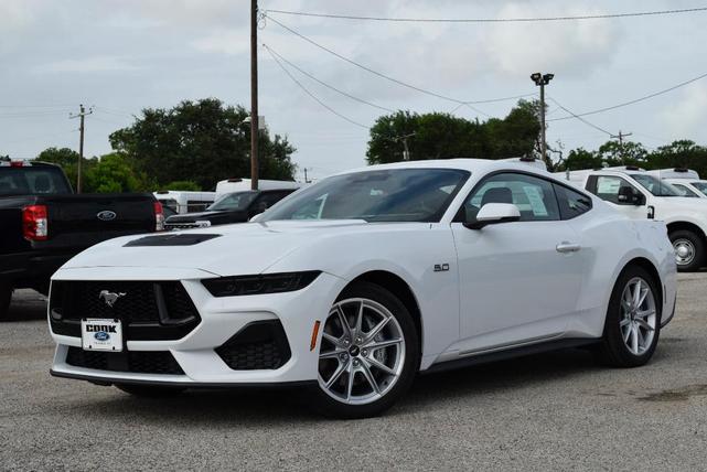 Photo of 2025 Oxford White Ford Mustang