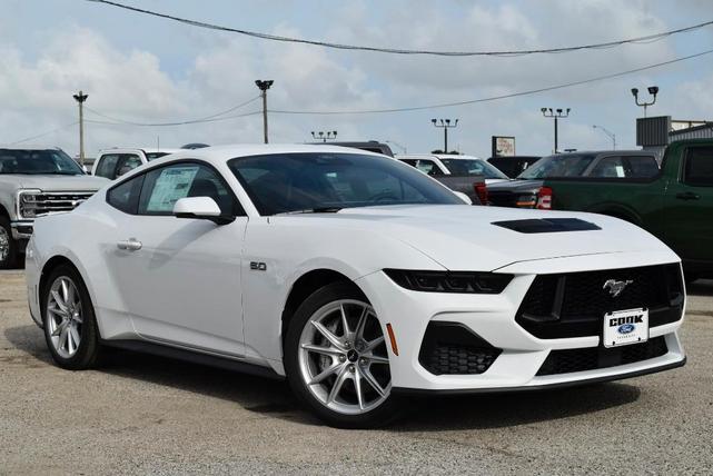 Photo of 2025 Oxford White Ford Mustang