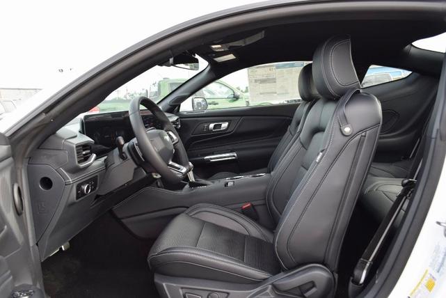 Photo of 2025 Oxford White Ford Mustang