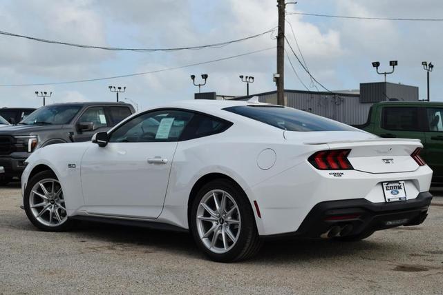 Photo of 2025 Oxford White Ford Mustang