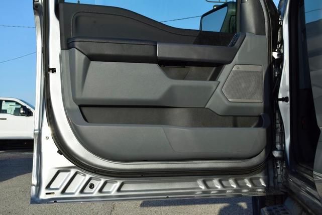 Photo of 2025 Iconic Silver Metallic Ford F-150 Lightning