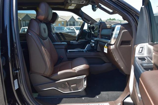 Photo of 2025 Agate Black Metallic Ford F-250