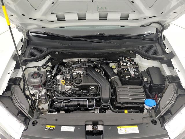 Photo of 2023 White Volkswagen Taos