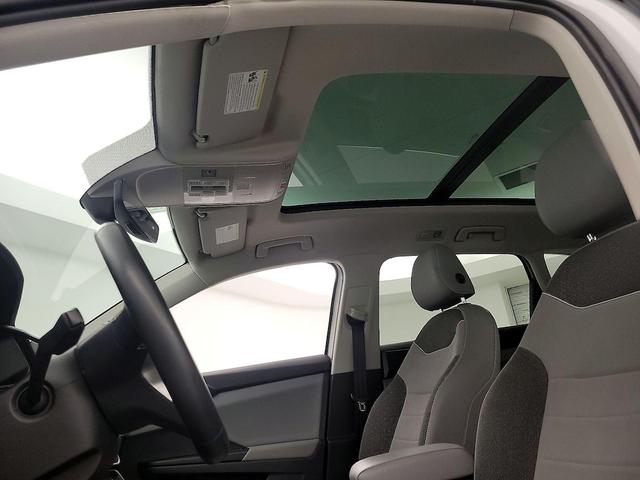 Photo of 2023 White Volkswagen Taos