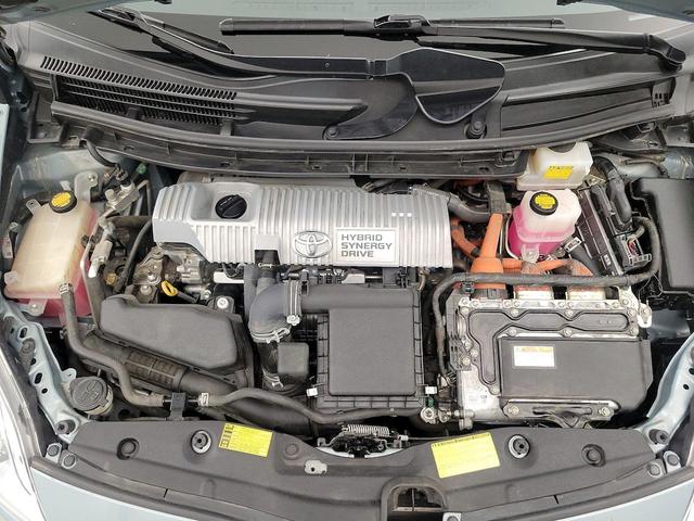 Photo of 2013 Green Toyota Prius