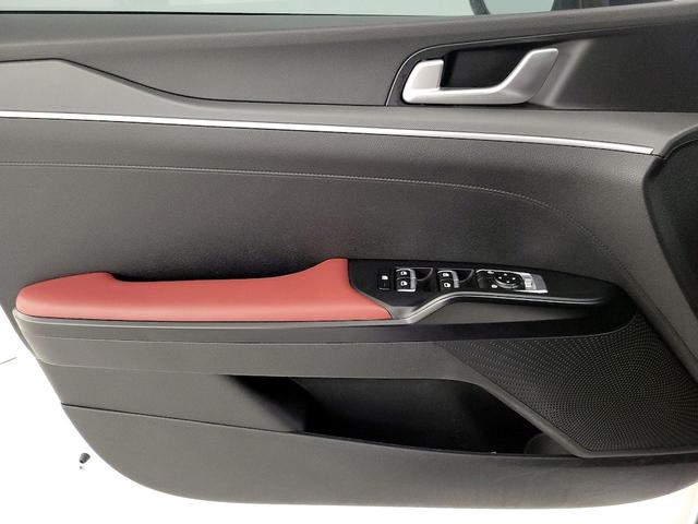 Photo of 2023 White Kia K5