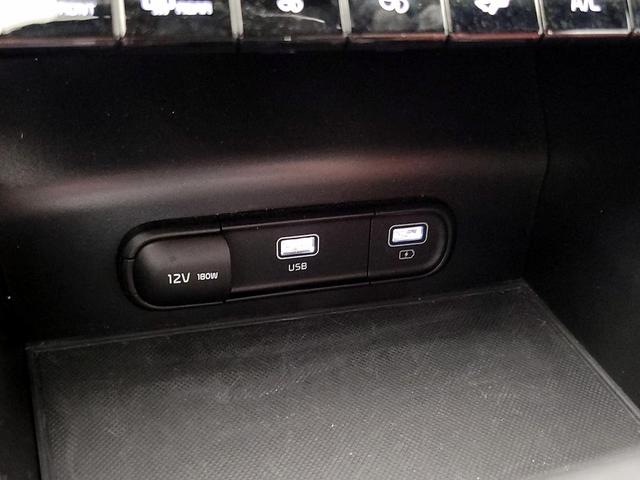 Photo of 2023 White Kia K5