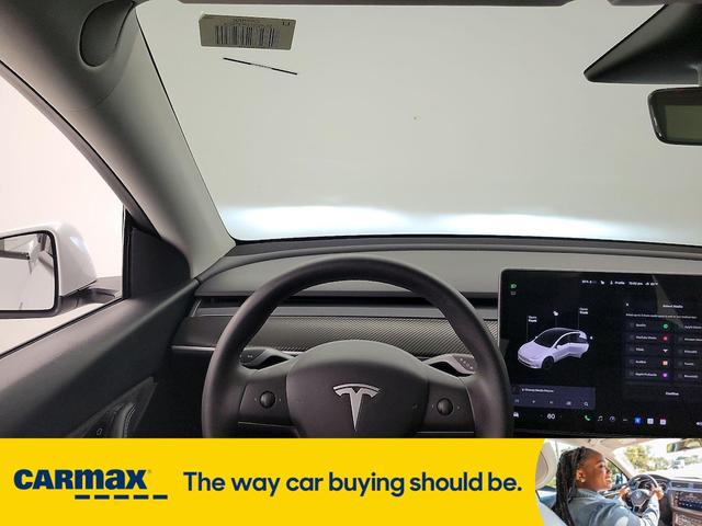 Photo of 2021 White Tesla Model Y
