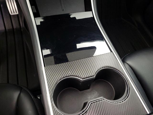 Photo of 2021 White Tesla Model Y