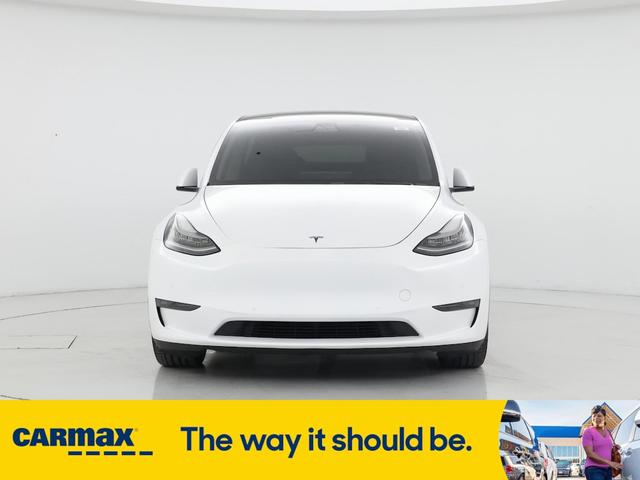 Photo of 2021 White Tesla Model Y