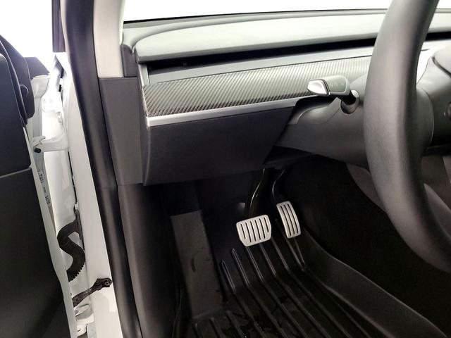 Photo of 2021 White Tesla Model Y