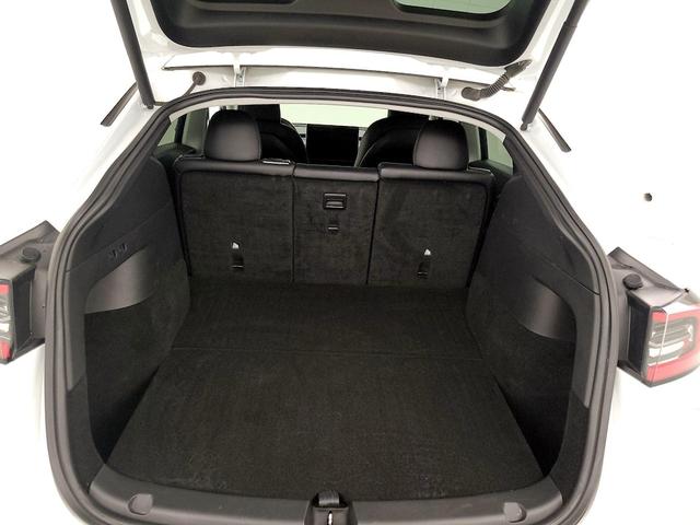 Photo of 2021 White Tesla Model Y