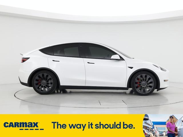 Photo of 2021 White Tesla Model Y