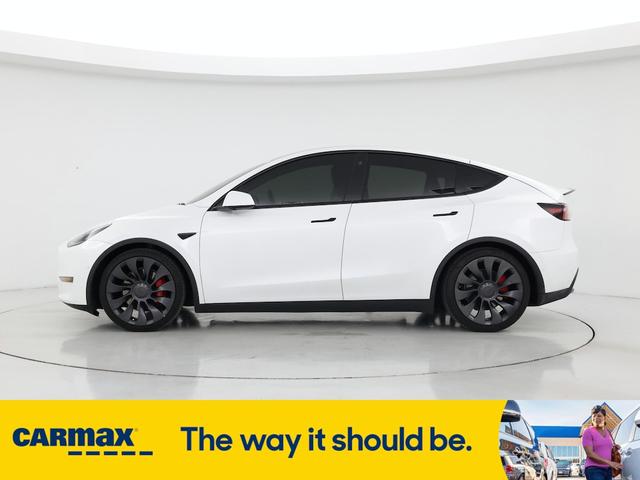 Photo of 2021 White Tesla Model Y